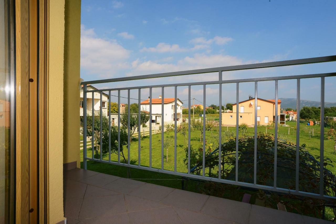 Ferienhaus Tomic Nedescina ภายนอก รูปภาพ
