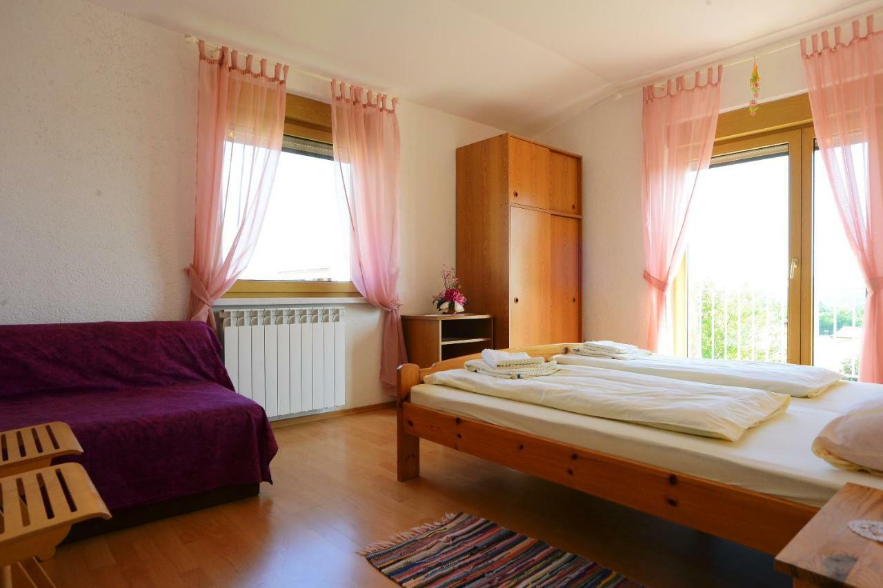 Ferienhaus Tomic Nedescina ภายนอก รูปภาพ