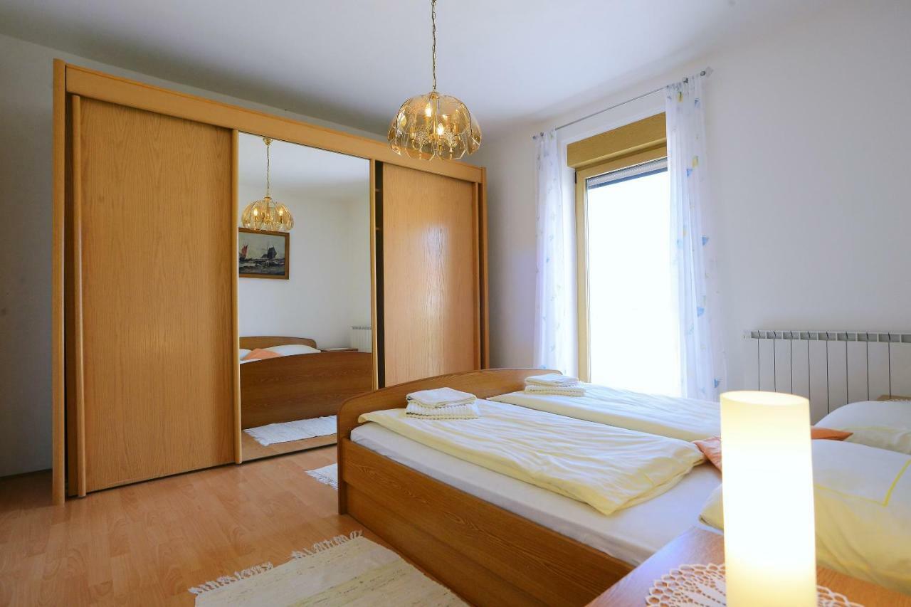 Ferienhaus Tomic Nedescina ภายนอก รูปภาพ