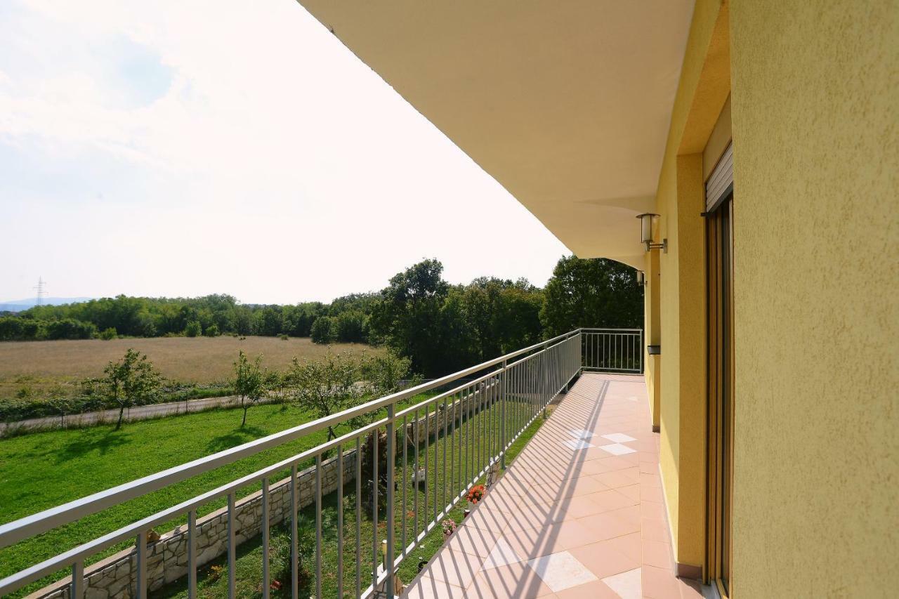 Ferienhaus Tomic Nedescina ภายนอก รูปภาพ