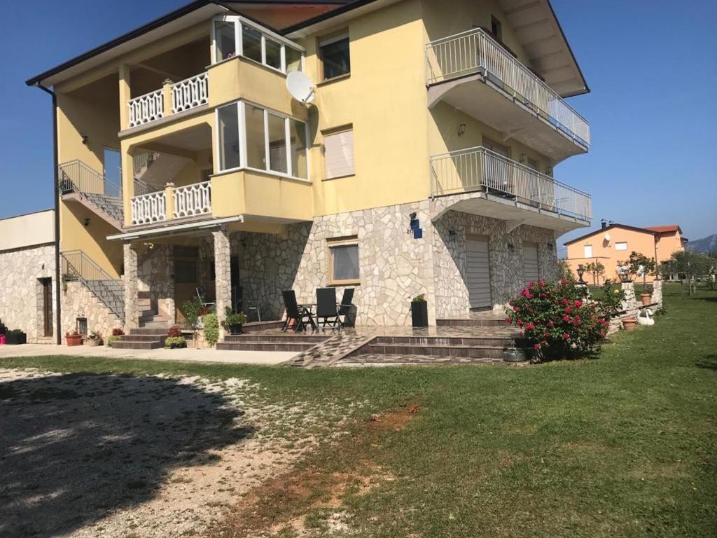 Ferienhaus Tomic Nedescina ภายนอก รูปภาพ