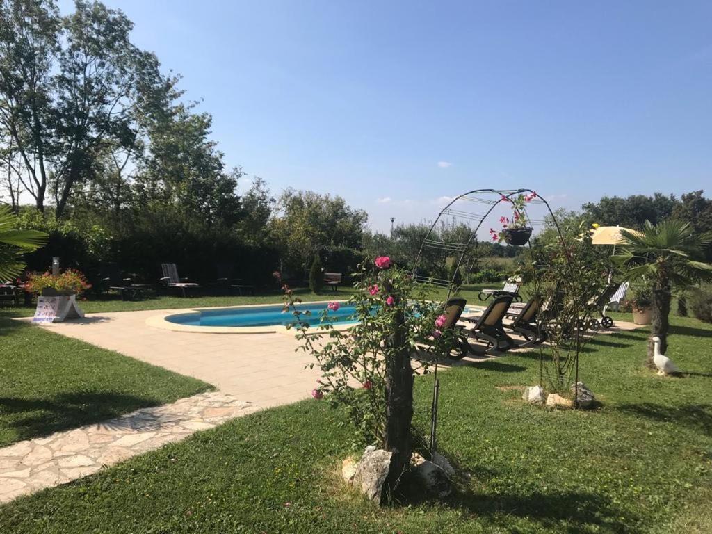 Ferienhaus Tomic Nedescina ภายนอก รูปภาพ